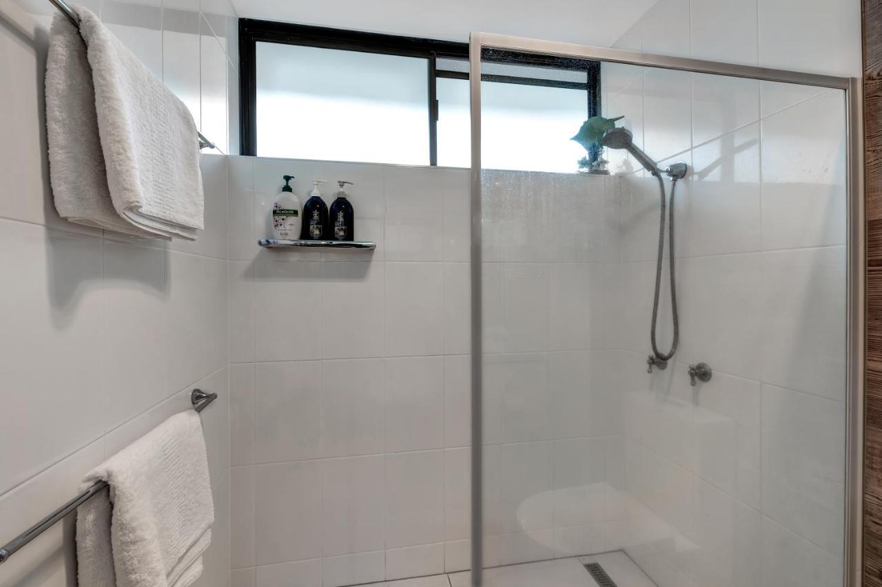 Ocean View 16A Studio Pool & Spa Wi-Fi Airlie Beach Bagian luar foto