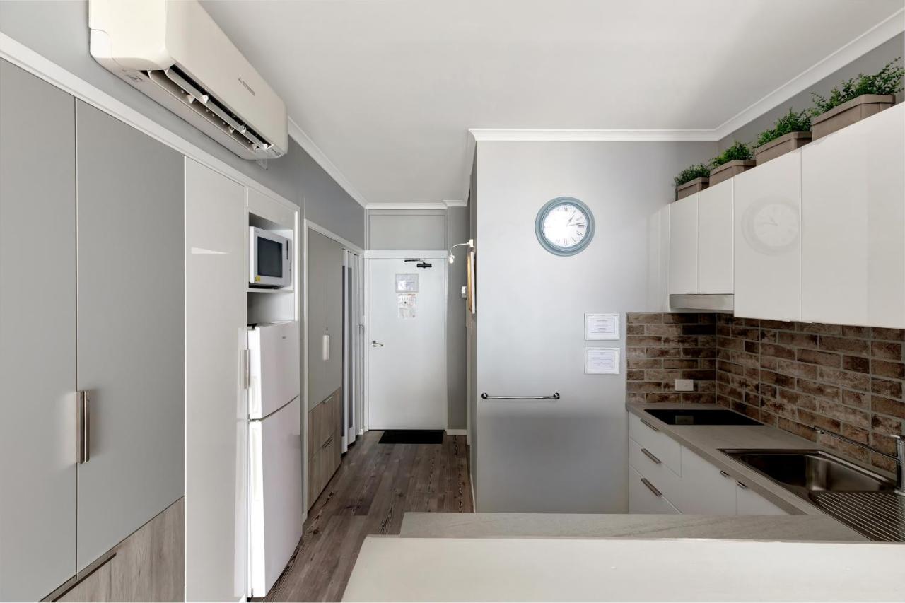 Ocean View 16A Studio Pool & Spa Wi-Fi Airlie Beach Bagian luar foto