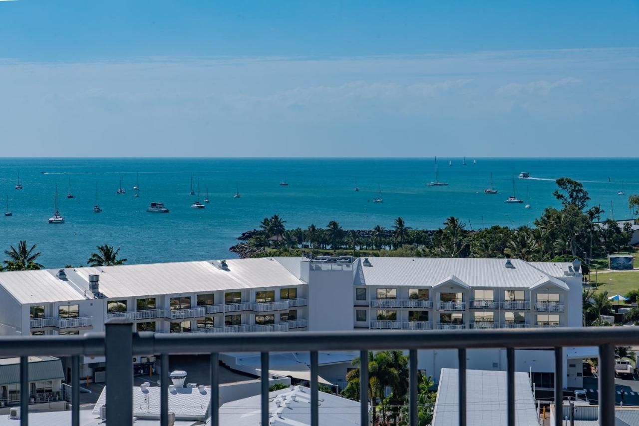 Ocean View 16A Studio Pool & Spa Wi-Fi Airlie Beach Bagian luar foto